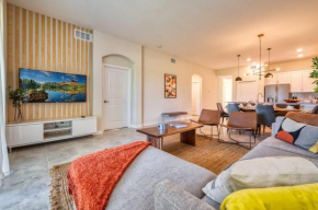 Chic Modern Condo - Spacious Mickey Bedroom Game Room